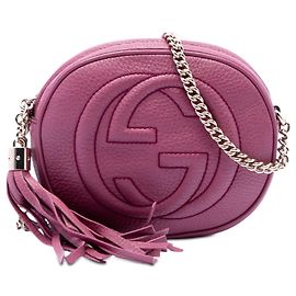 Mini borsa a tracolla Soho in pelle di vitello martellata rosa Gucci