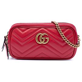 Borsa a tracolla Gucci Mini in pelle di vitello GG Marmont Triple Zip rossa