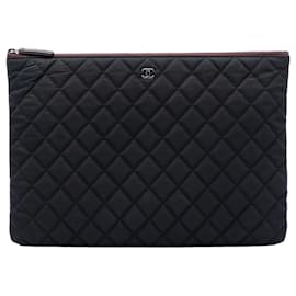 Clutch Chanel Large Quilted Nylon O Case Black