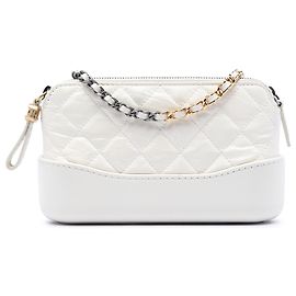 Clutch Gabrielle in pelle di vitello invecchiato trapuntato bianco Chanel con borsa a tracolla con catena