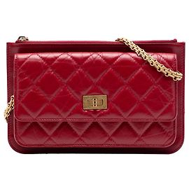 Borsa a tracolla Wallet on Chain Reissue 2.55 in pelle di vitello invecchiata trapuntata rossa Chanel