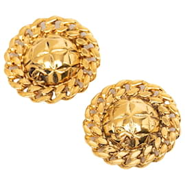 Orecchini a clip Chanel CC placcati oro con bordo a catena trapuntata