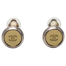 Orecchini a clip Chanel CC in ottone e placcati in oro con disco Gold