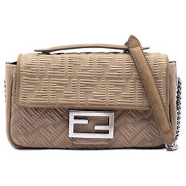 Sac bandoulière midi Baguette en tissu technique gaufré Zucca beige de Fendi