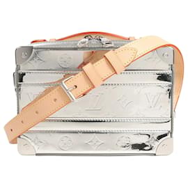 Borsa a tracolla Louis Vuitton Soft Trunk in tela Monogram argento M45885