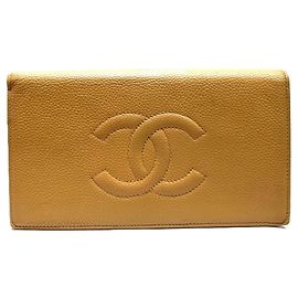 Chanel Bi-Fold Wallet aus genarbtem Kalbsleder
