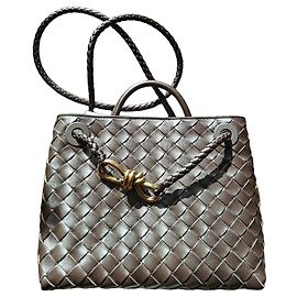 Bottega Veneta Andiamo Small Borsa Tote in Pelle