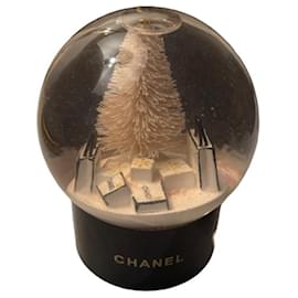 Palla di neve Chanel con confezione originale