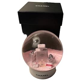 Palla di Neve Chanel N°5