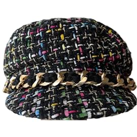 Autre Marque Edward Achour Paris Berretto in tweed con catena dorata