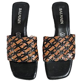 Balmain Mules aus geflochtenem Leder