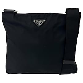 Borsa Tote Prada con logo triangolare in metallo