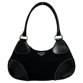 Bolsa semi-ombro em nylon e couro com logo triângulo Prada