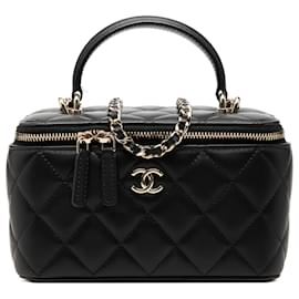 Pequeño Vanity Case Chanel de Piel de Cordero Negra con Asa y Cadena