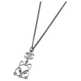 Collana Chanel in strass argentata con design a gatto e logo Coco Mark
