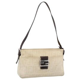 Borsa a tracolla FENDI Zucca Canvas Mamma Baguette Ivory Silver Auth 194658