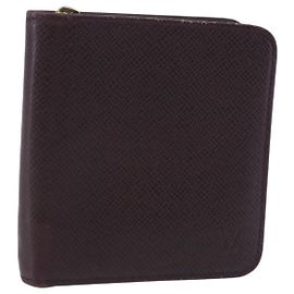 LOUIS VUITTON Taiga Porte Billets Monnaie Zip Wallet Acajou M30676 Auth 191974