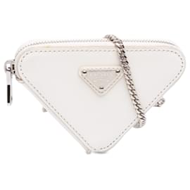 Prada Mini Pouch Crossbody-Tasche aus weißem gebürstetem Leder mit Kette und Dreieck