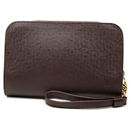 Clutch Louis Vuitton Taiga Baikal rossa