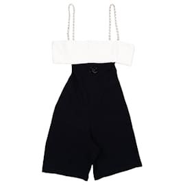 Chanel SS22 Zweifarbiger Jumpsuit mit offenem Rücken und CC-Logo