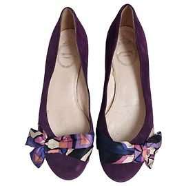 Emilio Pucci Ballerinas aus violettem Wildleder mit geometrischer Schleife