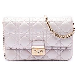 Borsa a tracolla Miss Dior Promenade in pelle d'agnello Cannage metallizzata rosa Dior