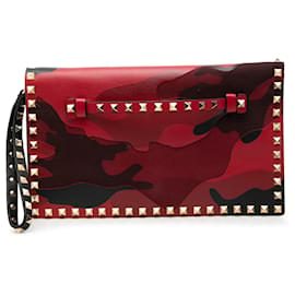 Pochette Rockstud Valentino in tela rossa e nappa camouflage