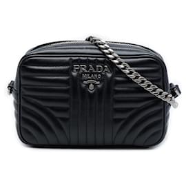 Borsa a tracolla Diagramme Prada in pelle di vitello morbida nera