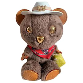Louis Vuitton Louis Bear Ciondolo Western Cowboy M03176