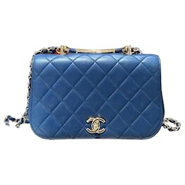 Borsa Chanel Classic Flap in pelle blu