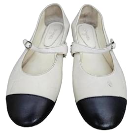 Chanel Ballerine Mary Jane bicolore