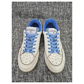 Sneakers Chanel in pelle bianca logo CC
