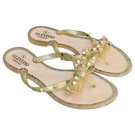 Valentino Garavani Infradito Rockstud Jelly Bow