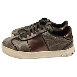 Sneakers Valentino Garavani Rockstud in pelle e pony hair