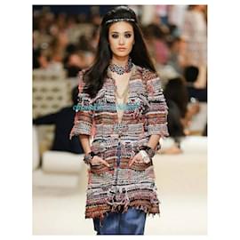 Chanel Paris-Dubai 2015 Fantasy Kurzjacke aus rosa Tweed Sz.38 gebraucht