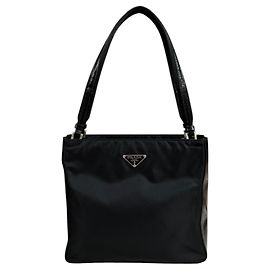 Borsa a mano Prada in nylon nero