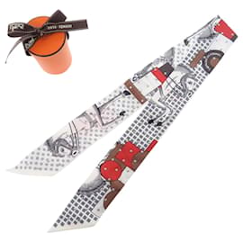 Hermes Twilly Cloute Cavalier en Forme Scarf Borchiato - Hermès