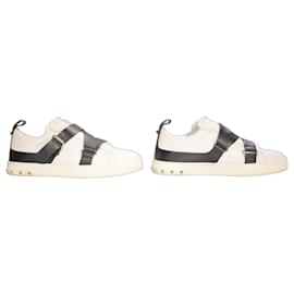 Sneakers VALENTINO GARAVANI Rockstud in pelle bianca e nera con fibbia EU 38 US 8