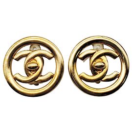 Pendientes de clip Chanel chapados en oro