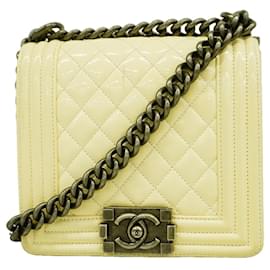 Borsa a tracolla Chanel Boy Chain in pelle verniciata bianca