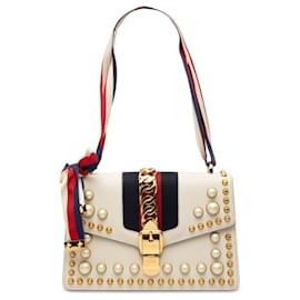 Gucci Sylvie Satchel kleine weiße Kalbslederhandtasche mit Nieten, Perlen und Web-Band