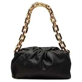 Borsa a tracolla Pouch con catena in pelle di agnello nera Bottega Veneta