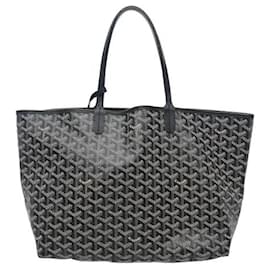 Realizzato nell'iconica tela Goyardine di Goyard, questo modello è significativamente più leggero rispetto alle borse in pelle classiche e, grazie al rivestimento superficiale speciale, presenta una durabilità relativa