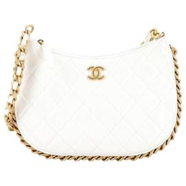 Chanel CC Chain Around Hobo-Bag aus gestepptem Lambskin