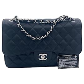 Borsa Chanel medium flap classica in pelle caviar nera