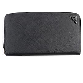 Prada Saffiano Langbrieftasche mit Dreieckslogo