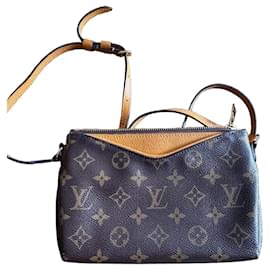 Louis Vuitton Monogram Canvas Pallas saffron Bag