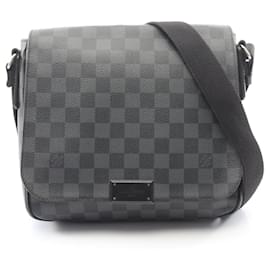 Borsa a tracolla Louis Vuitton District PM Damier Graphite