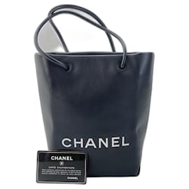 Borsa Tote Chanel Essential in nero