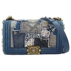 Chanel Boy Medium Schultertasche in Blau